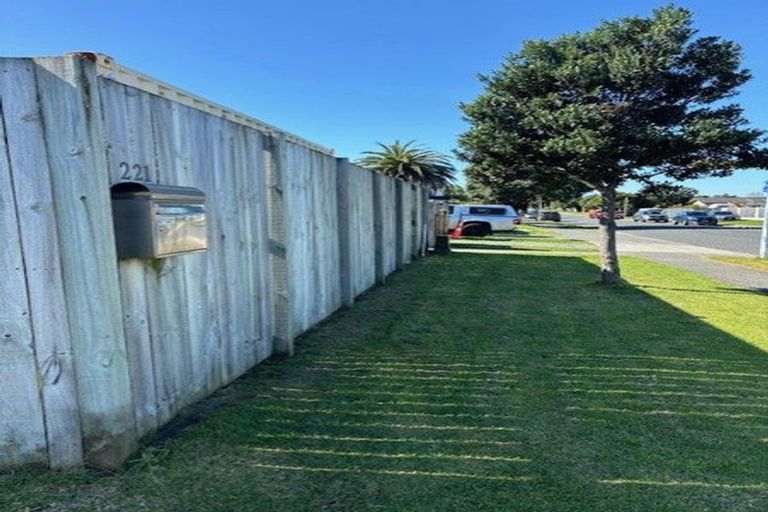 Photo of property in 221 Range Road, Papamoa Beach, Papamoa, 3118