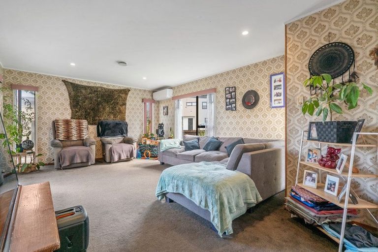 Photo of property in 10 Cadiz Place, Red Hill, Papakura, 2110