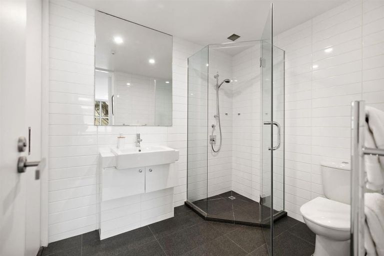 Photo of property in The Beeches Apartments, 12/60 Hallenstein Street, Queenstown, 9300