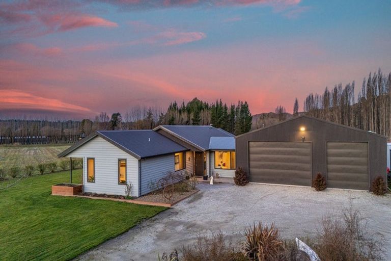 Photo of property in 4 Padgets Lane, Earnscleugh, Alexandra, 9391