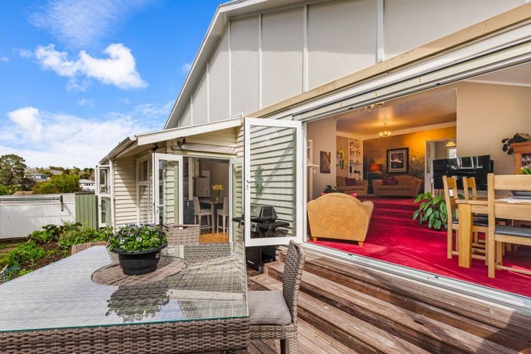 Photo of property in 10 Cassino Street, Bayswater, Auckland, 0622