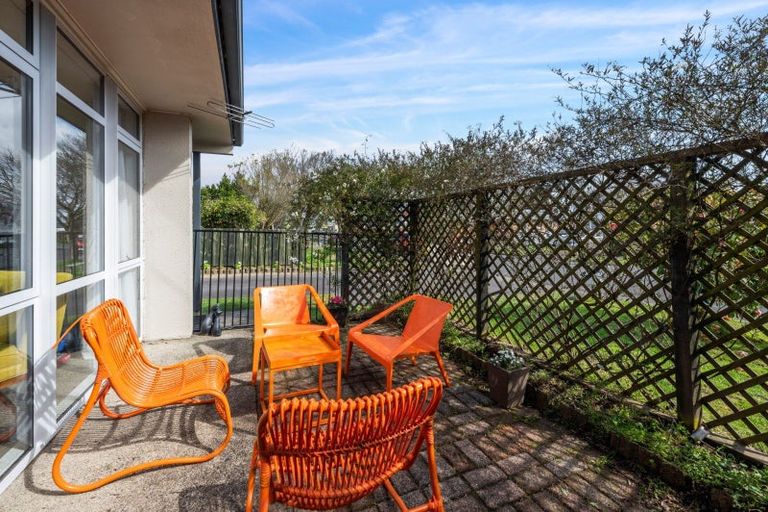 Photo of property in 2/18 Carnot Street, Glenholme, Rotorua, 3010