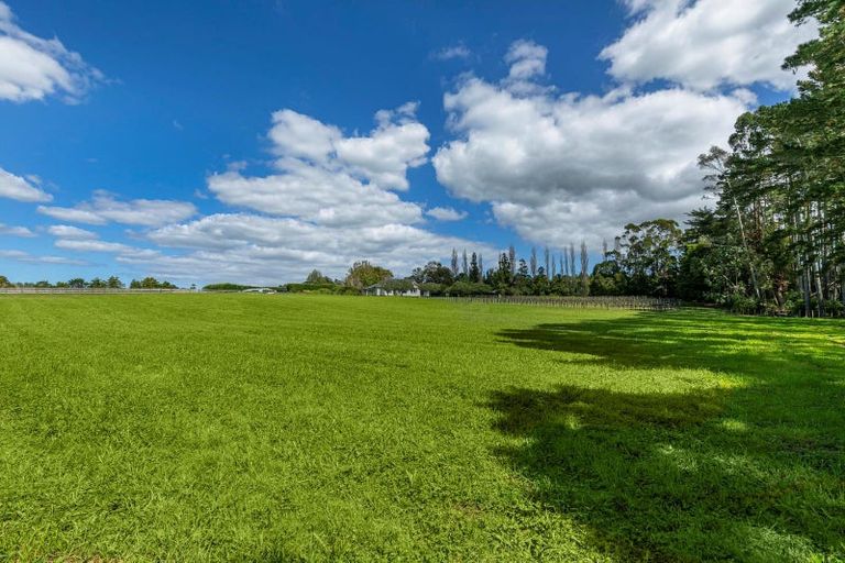 Photo of property in 53 Dysart Lane, Kumeu, 0891