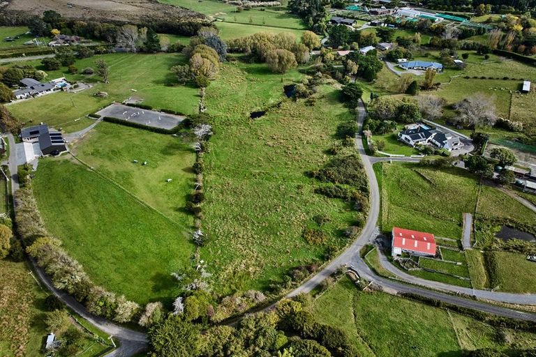 Photo of property in 138 Paekakariki Hill Road, Pauatahanui, Porirua, 5381