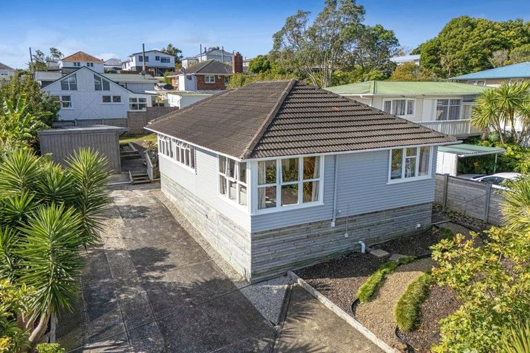 Photo of property in 38 Puriri Street, Helensville, 0800