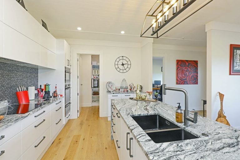 Photo of property in 3a Ridgeway Terrace, Taradale, Napier, 4112