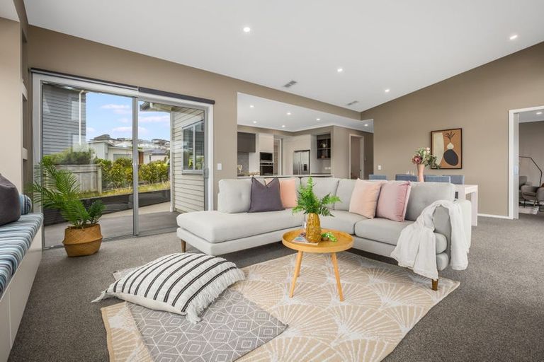 Photo of property in 15 Sue Dow Lane, Aotea, Porirua, 5024