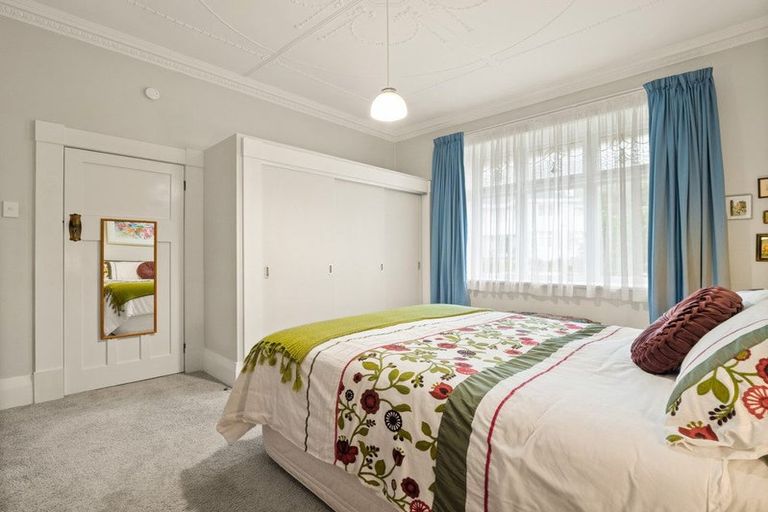 Photo of property in 241 Bay View Road, Saint Clair, Dunedin, 9012