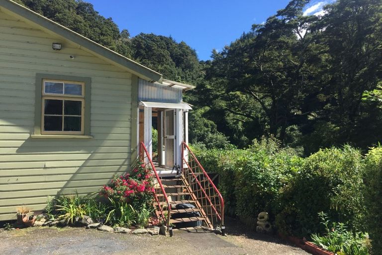 Photo of property in 16 Morepork Lane, Waipori Falls, Outram, 9073