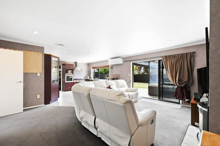 Photo of property in 17 Grasmere Court, Huntington, Hamilton, 3210