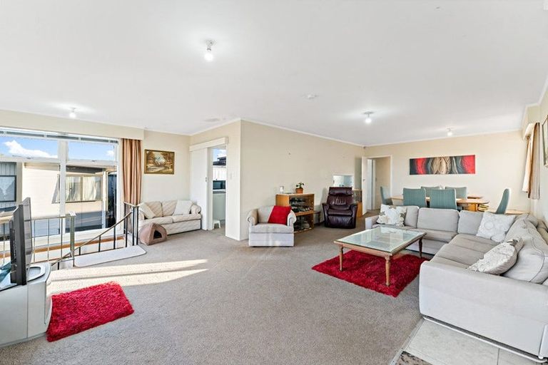 Photo of property in 65 Potter Avenue, Northcote, Auckland, 0627