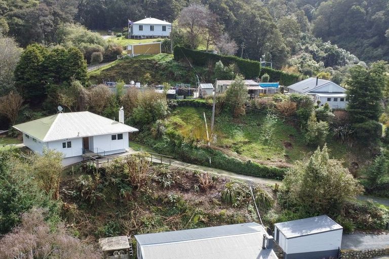 Photo of property in 11 Morepork Lane, Waipori Falls, Outram, 9073