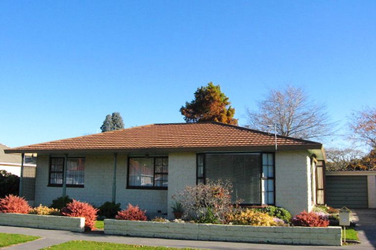 Photo of property in 2 Opihi Street, Cracroft, Christchurch, 8025