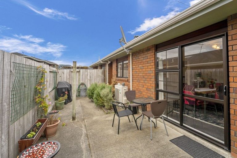 Photo of property in 108 Oxford Street, Tawa, Wellington, 5028