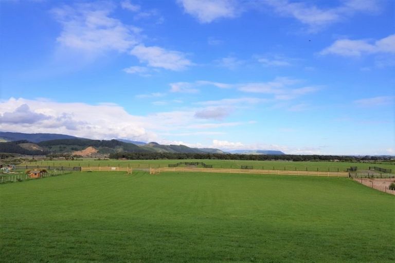 Photo of property in 75 Ohau Terraces, Ohau, 5570