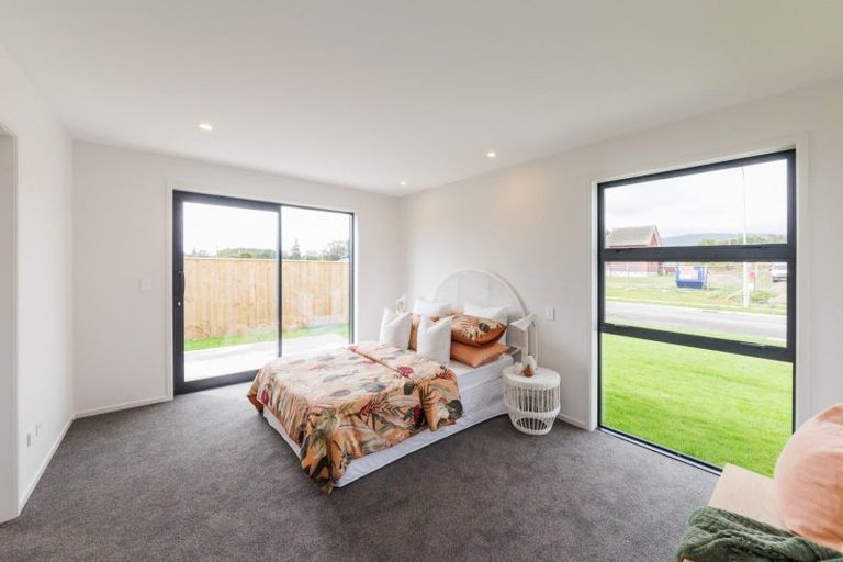 Photo of property in 9 Pahiki Crescent, Levin, 5510