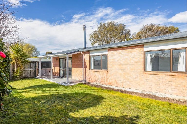 Photo of property in 9b Lindis Lane, New Brighton, Christchurch, 8083