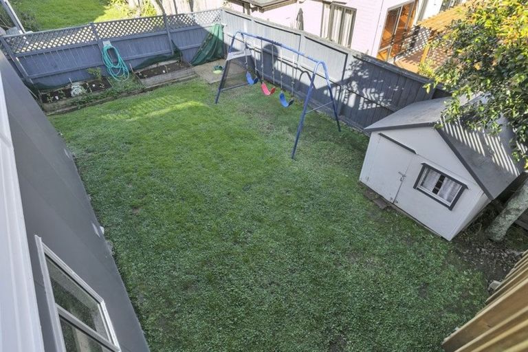 Photo of property in 2/622 East Coast Road, Pinehill, Auckland, 0630