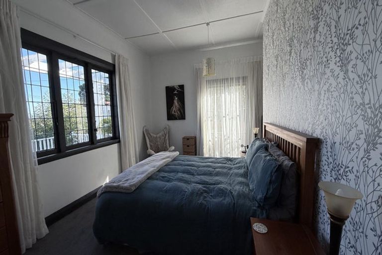 Photo of property in 35 Birkdale Road, Birkdale, Auckland, 0626