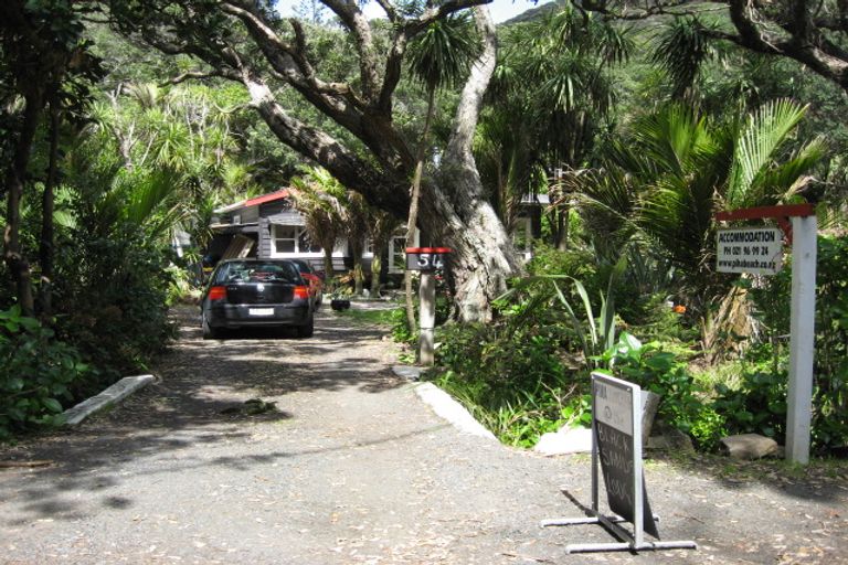 Photo of property in 54 Beach Valley Road, Piha, New Lynn, 0772