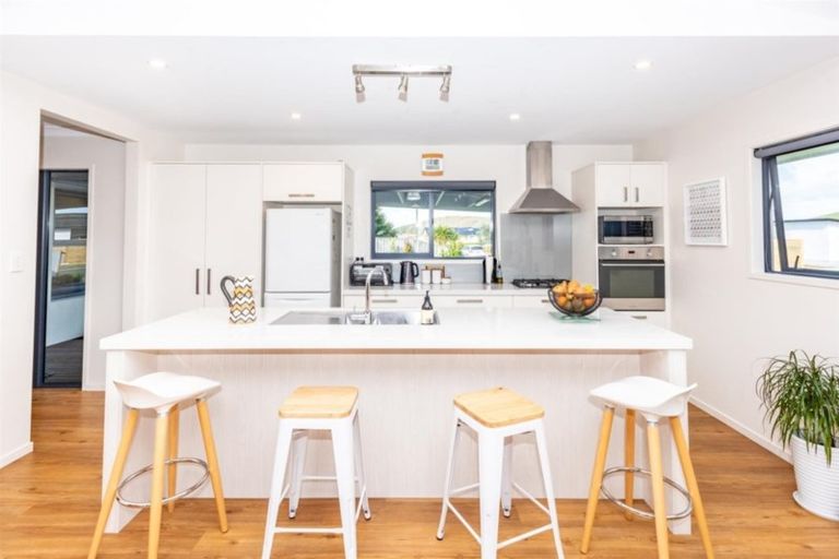 Photo of property in 14 Tuamotu Park, Wainui, Gisborne, 4010