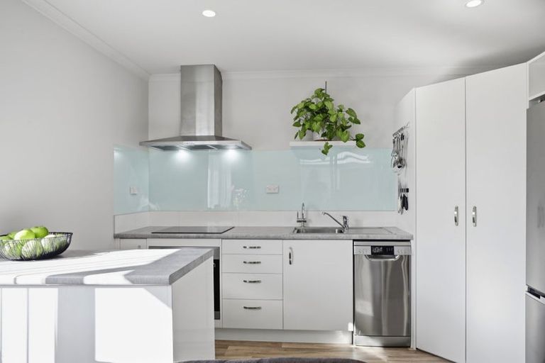 Photo of property in 5 Lance Way, Papamoa, 3118