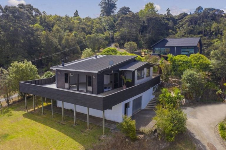Photo of property in 4 Pohutukawa Grove, Whitianga, 3510