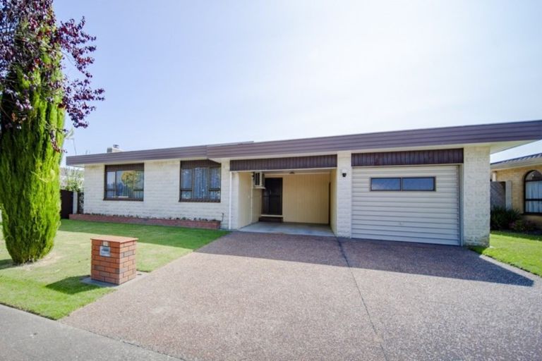 Photo of property in 34 Perry Crescent, Greenmeadows, Napier, 4112