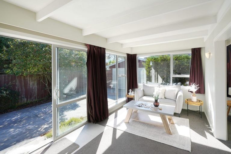 Photo of property in 274 Lake Terrace Road, Shirley, Christchurch, 8061