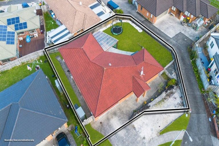 Photo of property in 8 Eloise Place, Clendon Park, Auckland, 2103