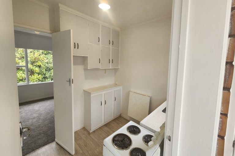 Photo of property in 2/31 Beatrice Avenue, Hillcrest, Auckland, 0627