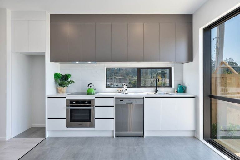 Photo of property in 13d Ranch Avenue, Beach Haven, Auckland, 0626