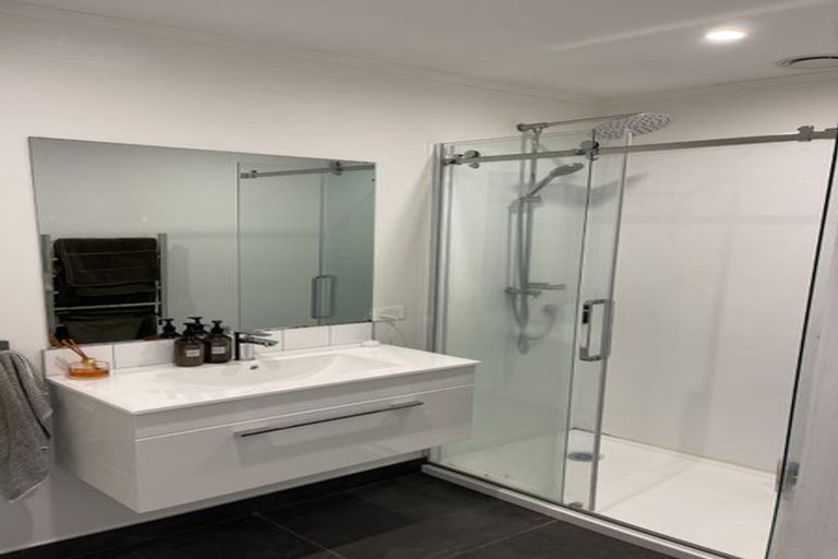 Photo of property in 1/38 Hillcrest Avenue, Hillcrest, Auckland, 0627