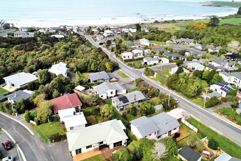 Photo of property in 28 Tarata Street, Kaka Point, Balclutha, 9271