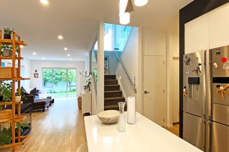 Photo of property in 9 Ruth Craig Place, Stanmore Bay, Whangaparaoa, 0932