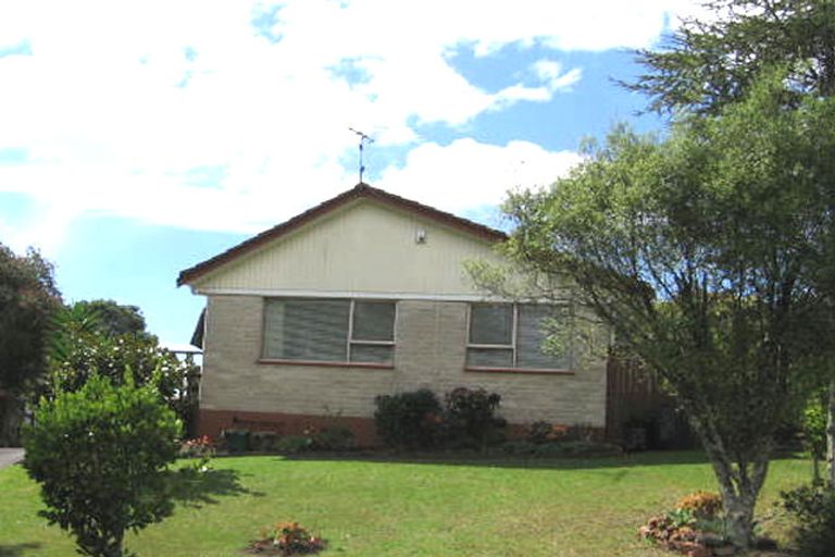Photo of property in 2/3 Cezanne Place, New Lynn, Auckland, 0600