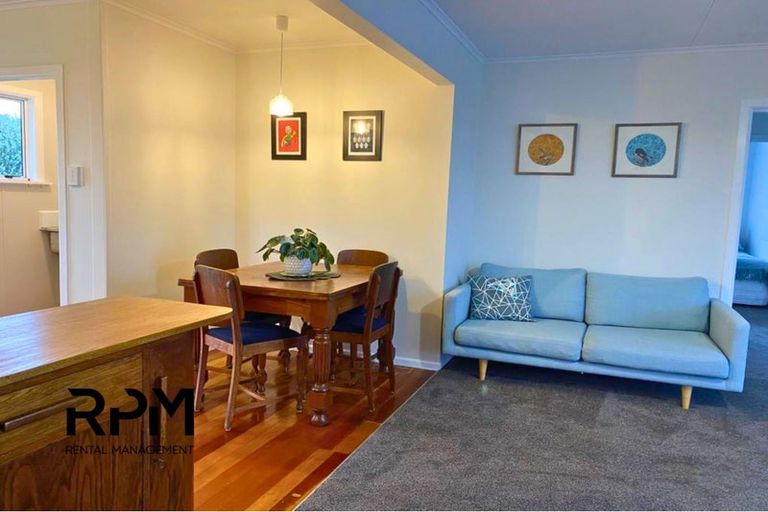 Photo of property in 16 Trafalgar Street, Westown, New Plymouth, 4310