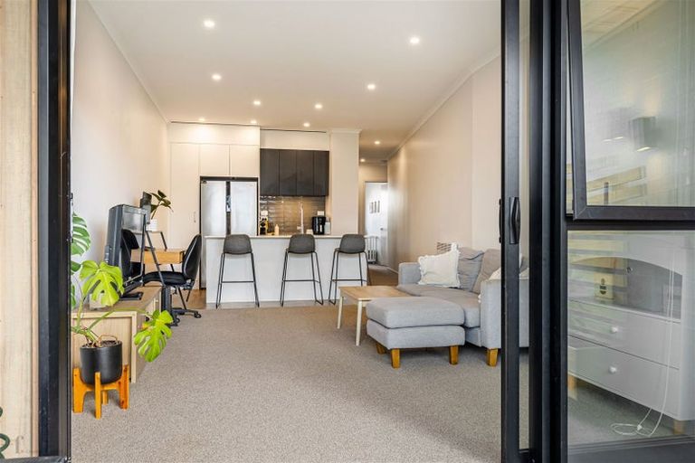 Photo of property in 2/3 Genevieve Lane, Hobsonville, Auckland, 0616
