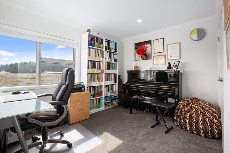 Photo of property in 174 Navigation Drive, Whitby, Porirua, 5024
