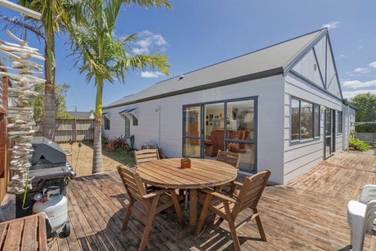 Photo of property in 5 Cholmondeley Crescent, Whitianga, 3510
