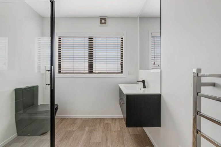 Photo of property in 7/19 Milton Road, Orewa, 0931
