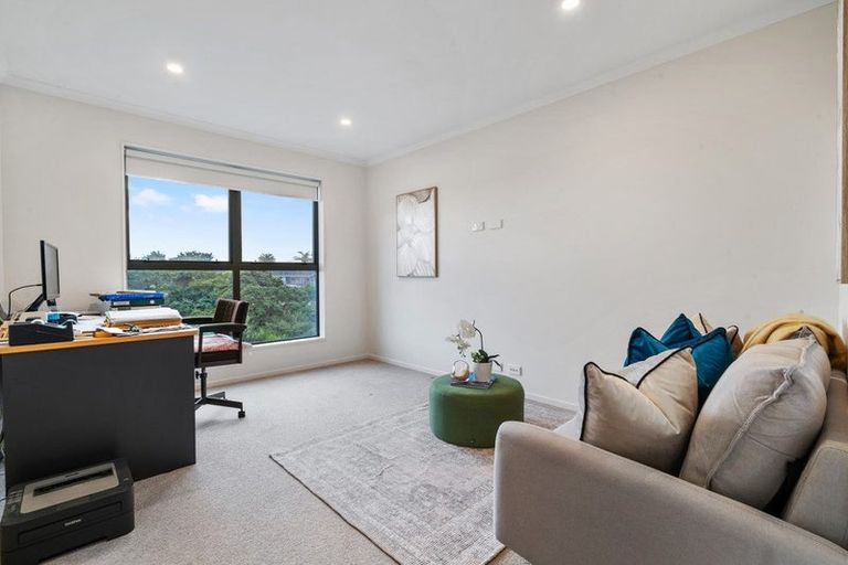 Photo of property in 10 Matairangi Avenue, Totara Heights, Auckland, 2105