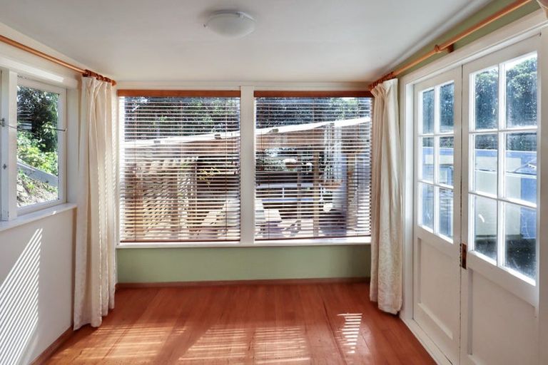 Photo of property in 12 Bristol Street, Island Bay, Wellington, 6023