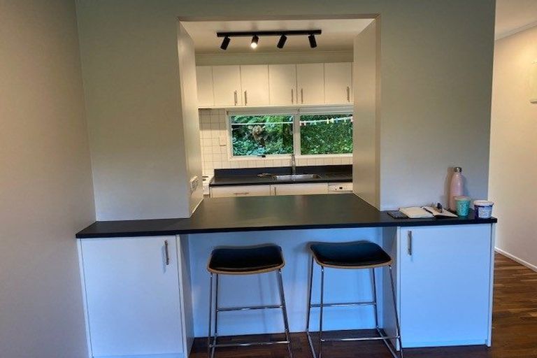 Photo of property in 2/49 Maungaraki Road, Korokoro, Lower Hutt, 5012