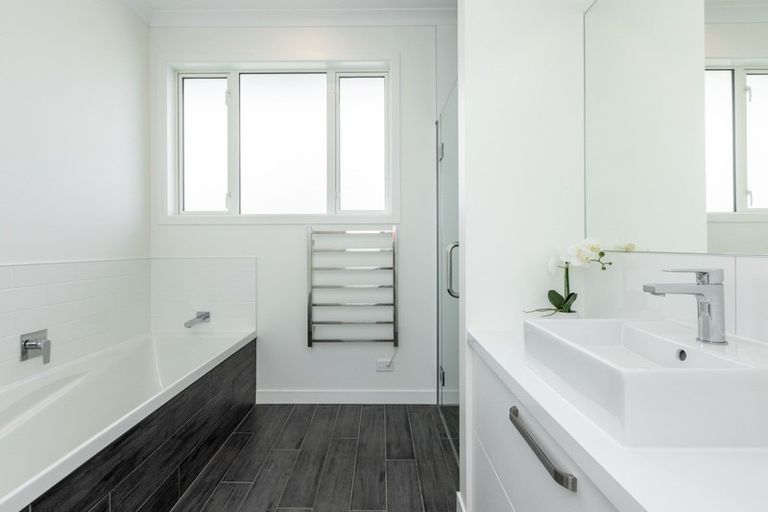 Photo of property in 7c Whakatomo Place, Havelock North, 4130