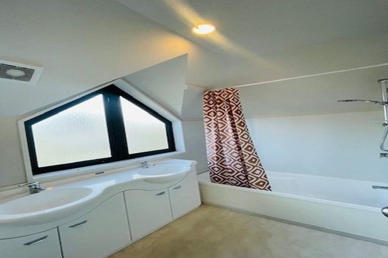 Photo of property in 2/70 Champion Street, Edgeware, Christchurch, 8013