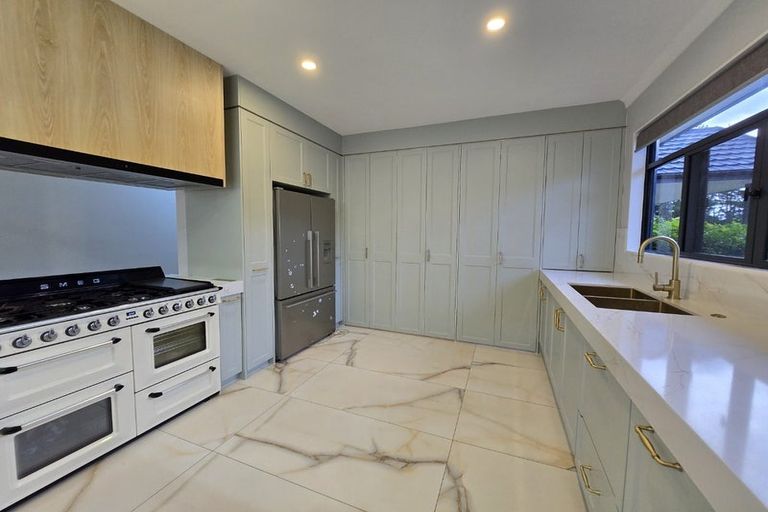 Photo of property in 190 Oraha Road, Kumeu, 0892