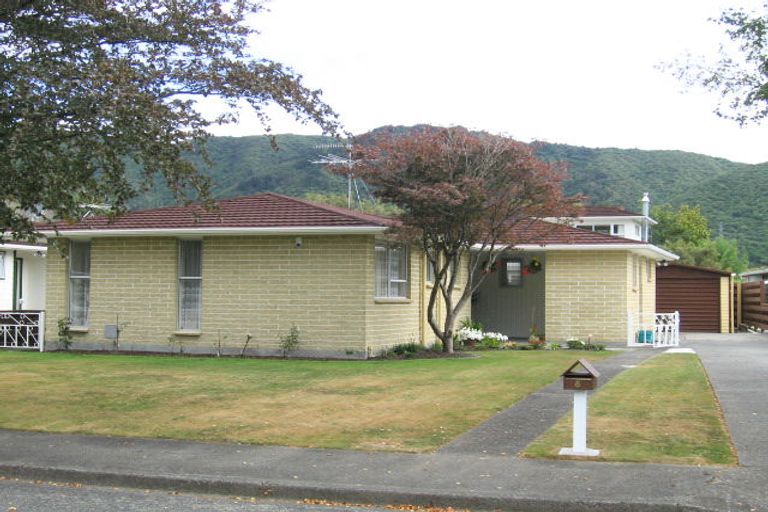 Photo of property in 8 Seattle Grove, Totara Park, Upper Hutt, 5018