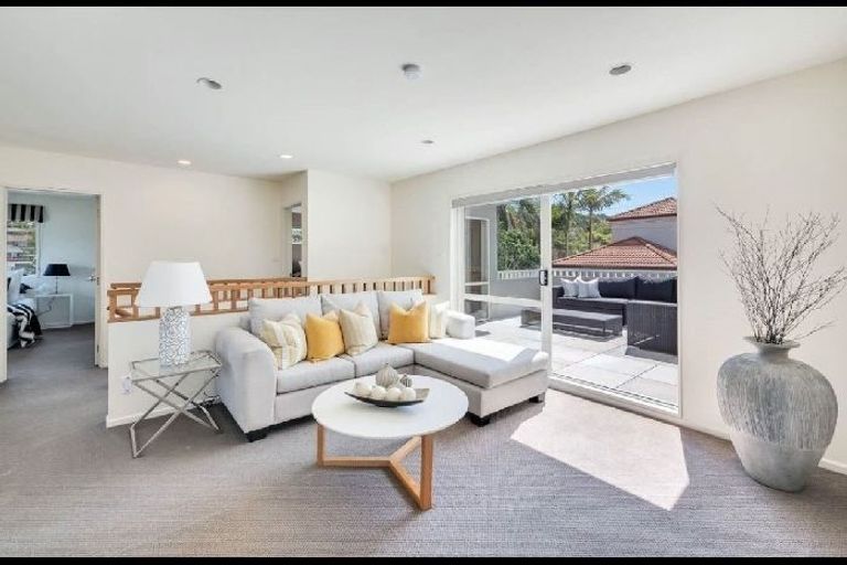 Photo of property in 2/41 Selwyn Crescent, Forrest Hill, Auckland, 0620