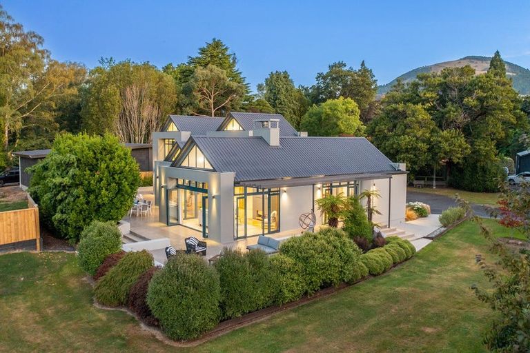 Photo of property in 105 Gladstone Road South, Dalmore, Dunedin, 9010